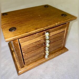 🌸Vintage (1950-60’s) Wooden Storage Box for glasses with Decorative Accents🌸